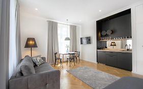 Wanderlust Apartments
